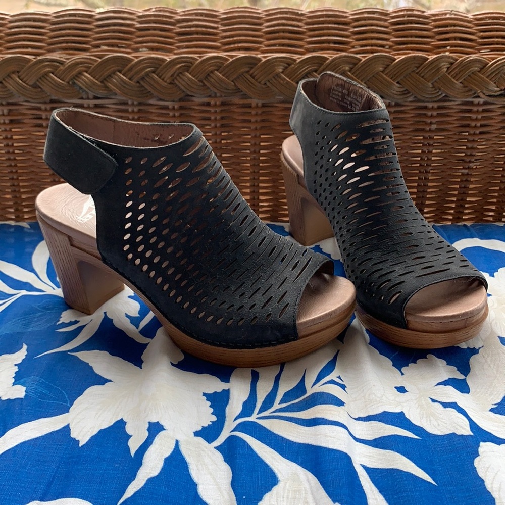 EUC Dansko heels